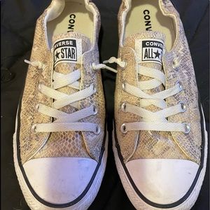 Converse size 9